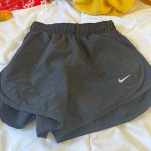 Black Nike shorts size extra small